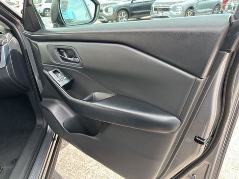 Used 2024 Nissan Rogue S FWD image 23