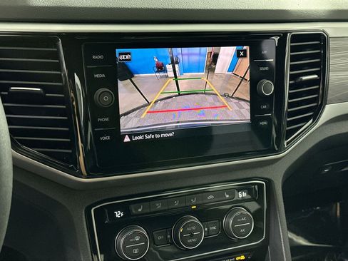 Used 2022 Volkswagen Atlas Cross Sport SE image 25