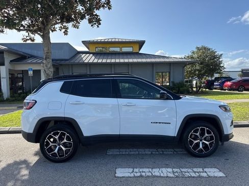 Used 2025 Jeep Compass Limited AWD/4WD image 8