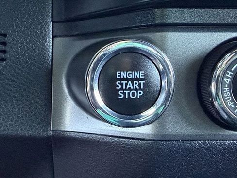 Used 2020 Toyota Tacoma TRD Off-Road AWD/4WD image 22