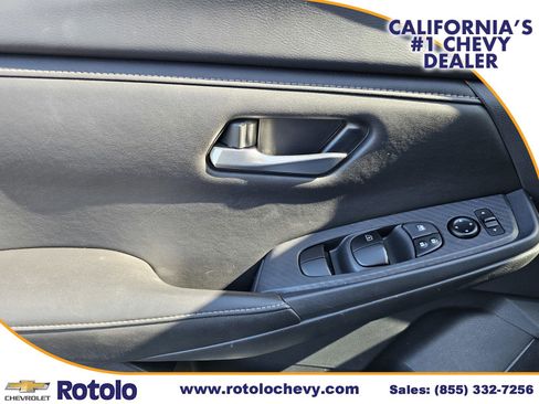 Used 2025 Nissan Sentra SV FWD image 18