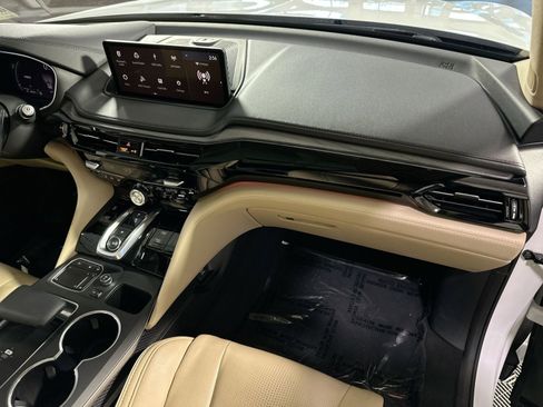 Used 2023 Acura MDX Advance image 39
