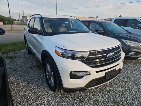 Used 2023 Ford Explorer XLT w/ Equipment Group 202A AWD/4WD image 5