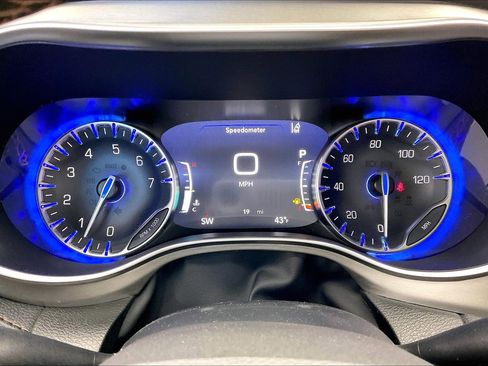 New 2026 Chrysler Pacifica Pinnacle image 19