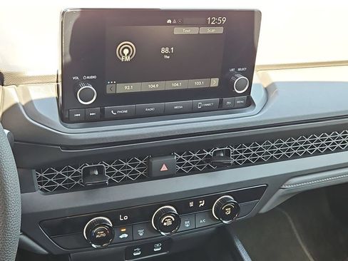 Used 2025 Honda Accord LX image 19