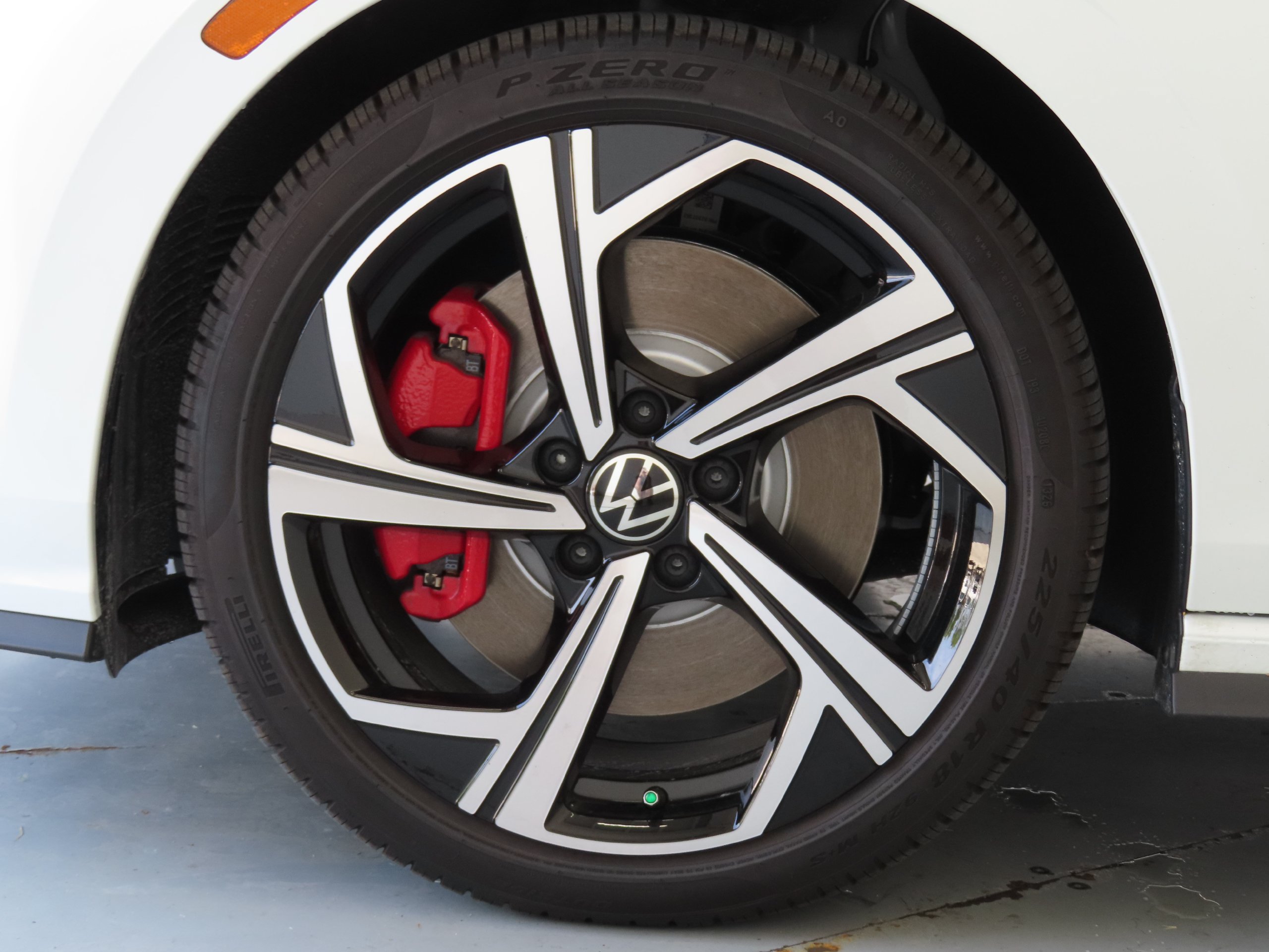 New 2026 Volkswagen GTI SE FWD image 27