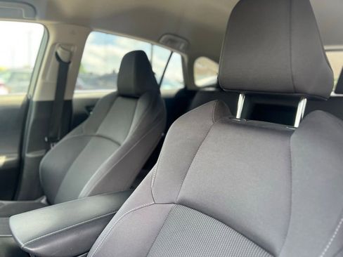 Used 2021 Toyota Venza LE w/ Carpet Mat Package (TMS) AWD/4WD image 10