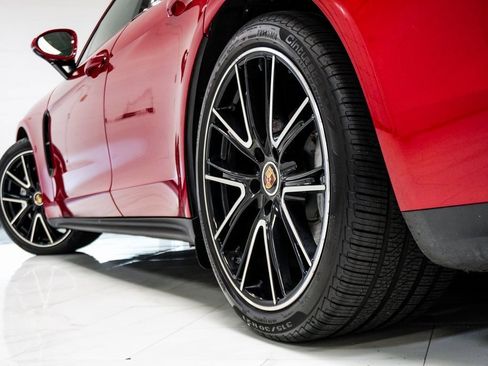 Used 2022 Porsche Panamera 4 Platinum Edition image 10