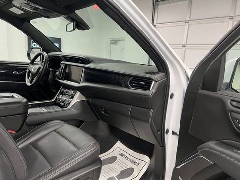 Used 2022 GMC Yukon XL Denali AWD/4WD image 55