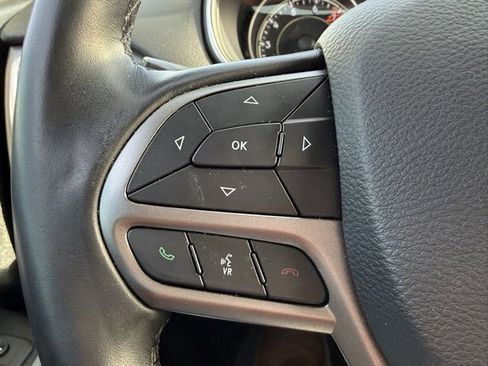 Used 2020 Jeep Cherokee Latitude Plus w/ Cold Weather Group image 14