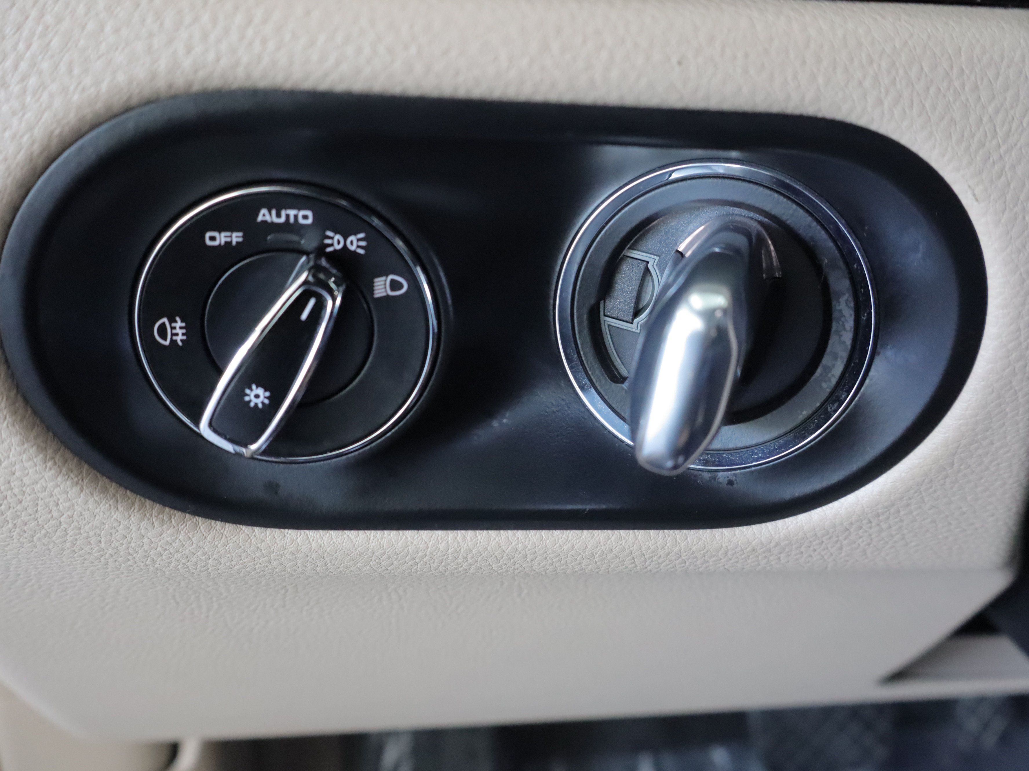 Used 2021 Porsche Macan AWD/4WD image 19