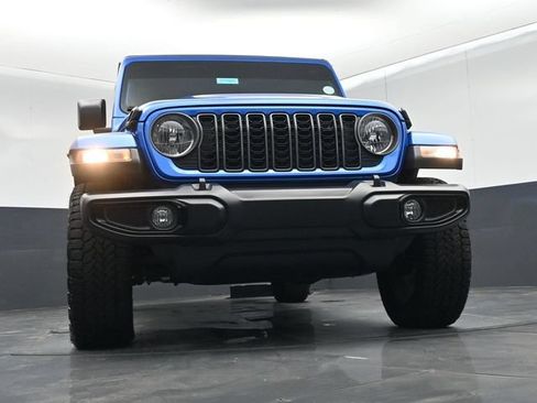 Used 2025 Jeep Gladiator Sport AWD/4WD image 44