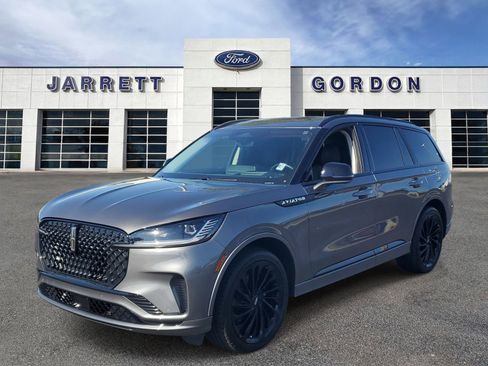 Used 2025 Lincoln Aviator Reserve w/ Equipment Group 201A AWD/4WD image 2