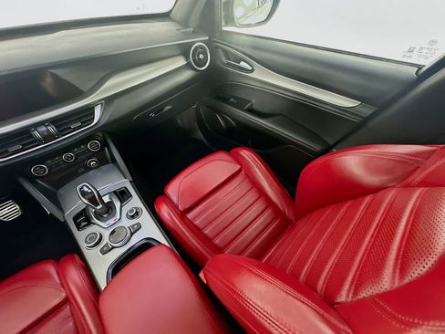 Used 2024 Alfa Romeo Stelvio Veloce AWD/4WD image 11
