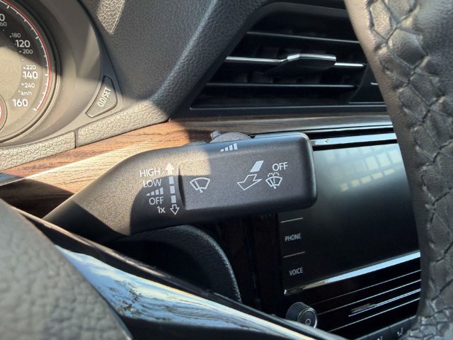 Certified 2022 Volkswagen Passat 2.0T FWD image 24