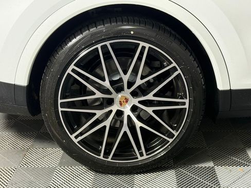 New 2026 Porsche Cayenne S image 13