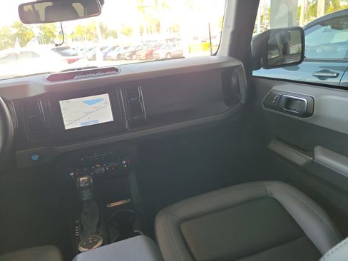 Used 2021 Ford Bronco Black Diamond AWD/4WD image 17