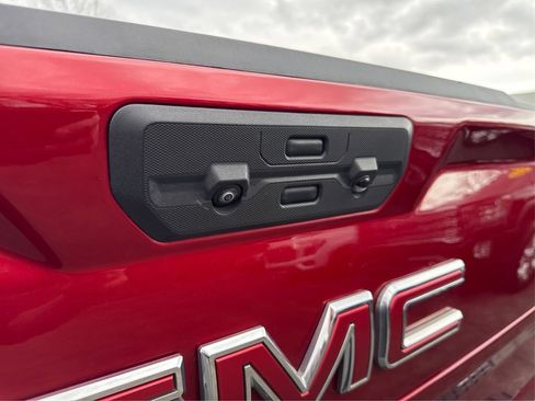 Used 2023 GMC Sierra 1500 SLT w/ SLT Premium Package AWD/4WD image 16