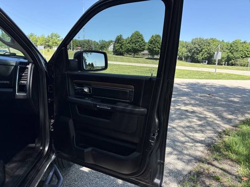 Used 2017 RAM 1500 Laramie w/ Convenience Group AWD/4WD image 35