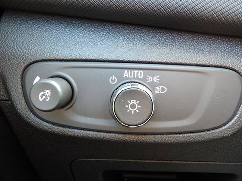 Certified 2026 Chevrolet TrailBlazer LT w/ Convenience Package FWD image 19