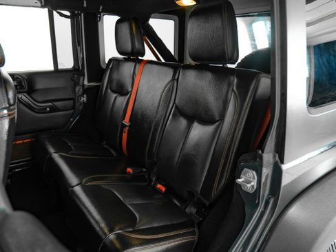 Used 2017 Jeep Wrangler Unlimited Rubicon image 34