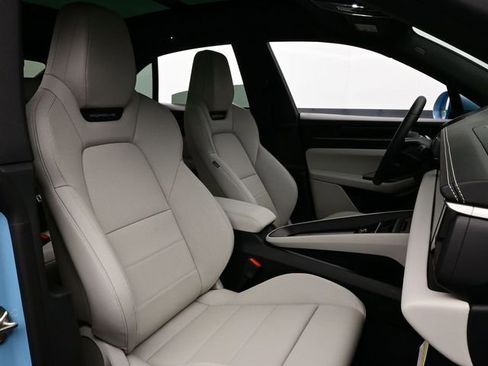 New 2026 Porsche Macan 4S Electric AWD/4WD image 18