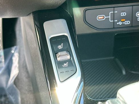 Certified 2025 Kia Sorento SX Prestige w/ Olive Brown Leather Package image 21