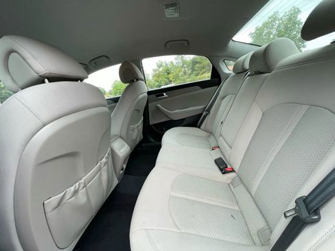 Used 2015 Hyundai Sonata SE image 9