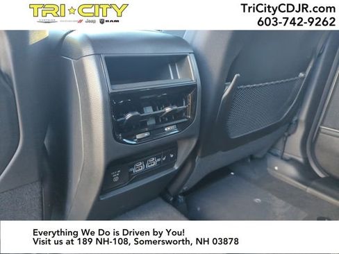 New 2025 Jeep Grand Cherokee Limited image 25