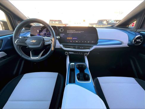 Used 2025 Chevrolet Equinox EV LT image 20