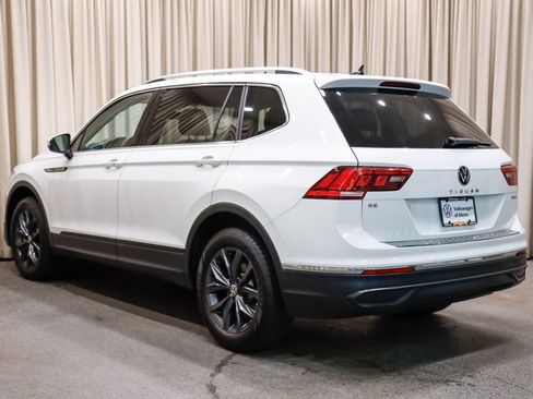 Used 2024 Volkswagen Tiguan SE w/ Panoramic Sunroof Package AWD/4WD image 5