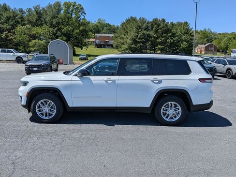 New 2026 Jeep Grand Cherokee L Laredo w/ Trailer Tow Package AWD/4WD image 8