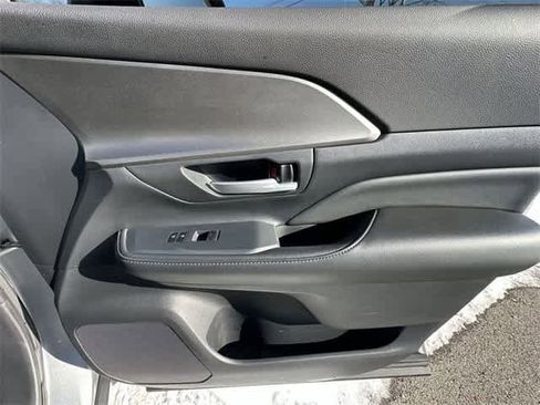 Used 2024 Toyota Grand Highlander XLE image 23