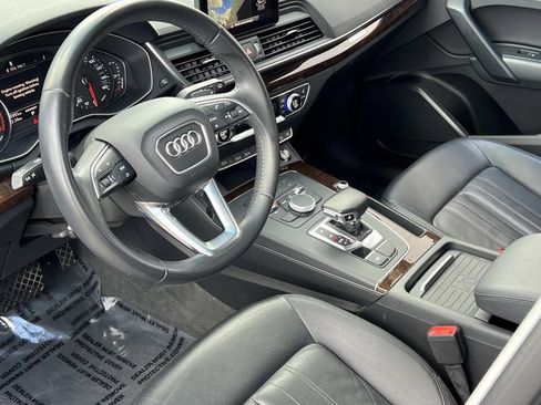 Used 2020 Audi Q5 2.0T Premium w/ Convenience Package image 32
