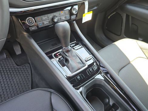 New 2025 Jeep Compass Trailhawk w/ Trailhawk Elite Group image 33