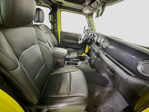 Used 2023 Jeep Wrangler Unlimited Sahara AWD/4WD image 20