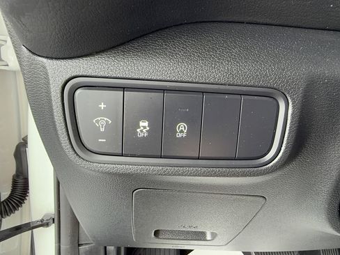 Used 2025 Kia Soul LX w/ LX Technology Package FWD image 25