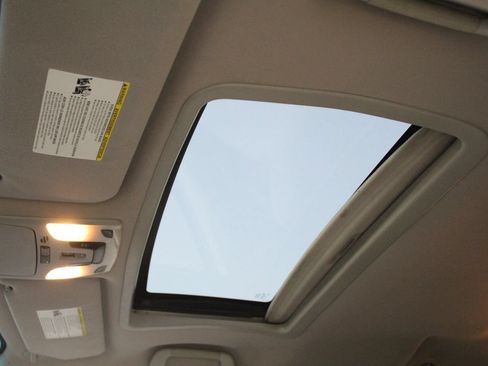 Used 2013 Toyota Sienna XLE FWD image 29