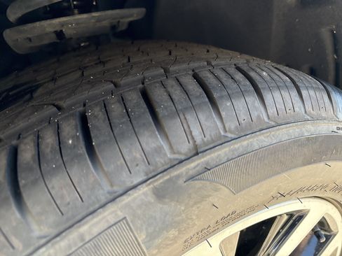 Used 2025 Ford Explorer ST-Line AWD/4WD image 31