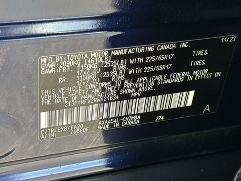 Used 2024 Toyota RAV4 XLE AWD/4WD image 29
