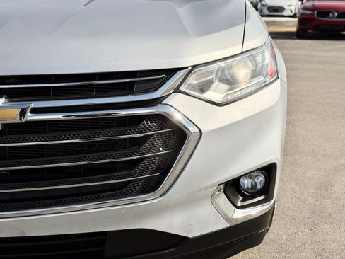 Used 2021 Chevrolet Traverse LT image 4
