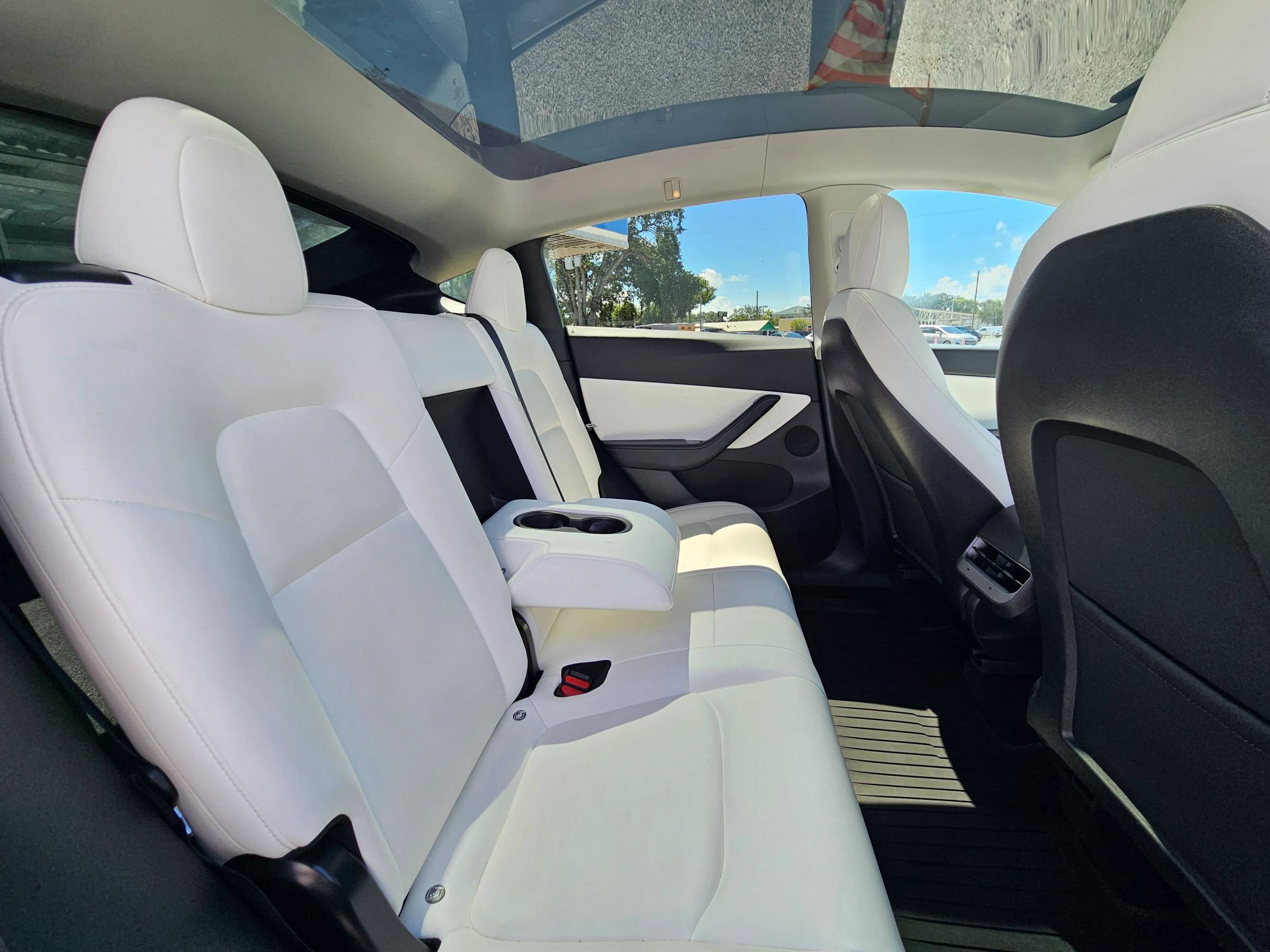 Used 2021 Tesla Model Y Long Range AWD/4WD image 11