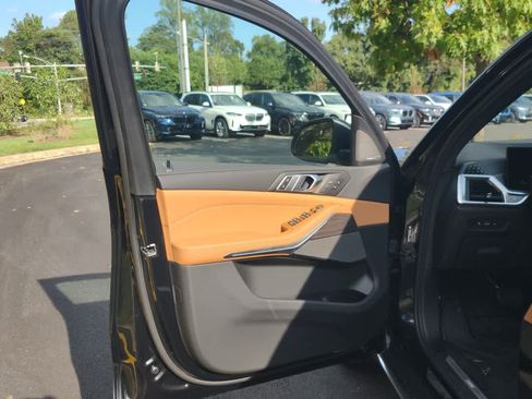 Used 2026 BMW X5 xDrive40i w/ Climate Comfort Package image 11