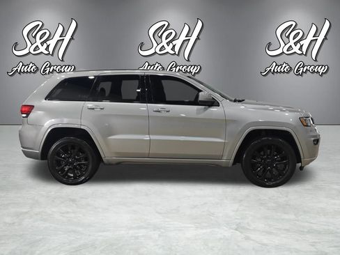 Used 2021 Jeep Grand Cherokee Laredo X AWD/4WD image 19