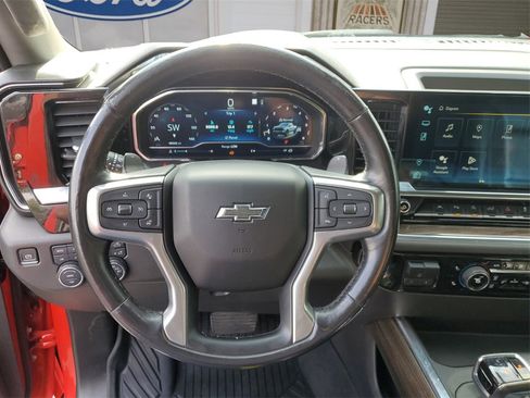 Used 2022 Chevrolet Silverado 1500 LT Trail Boss w/ LT Trail Boss Premium Package image 17