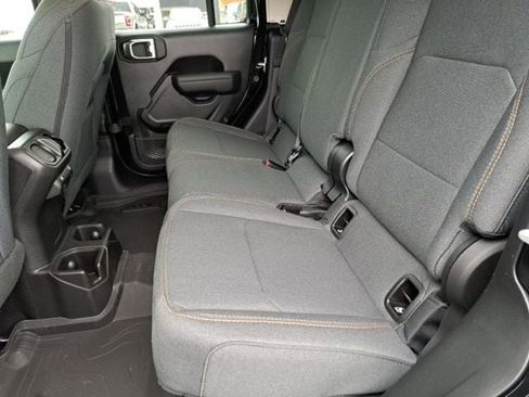 New 2026 Jeep Gladiator Sport AWD/4WD image 10