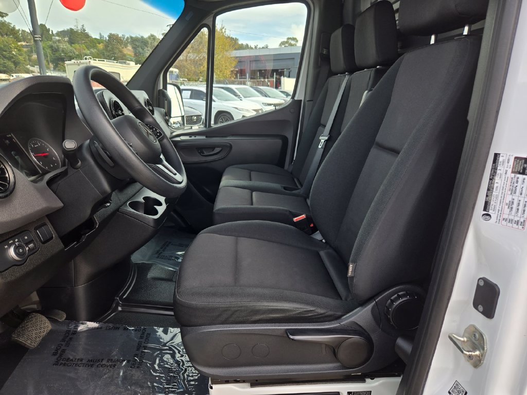 Used 2024 Mercedes-Benz Sprinter 2500 image 15