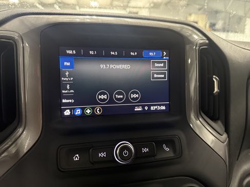 Used 2021 Chevrolet Silverado 1500 Custom AWD/4WD image 12