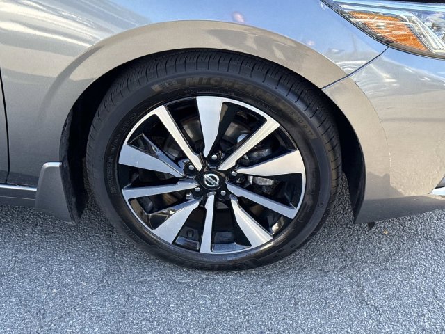 Used 2022 Nissan Sentra SV w/ SV Premium Package FWD image 7