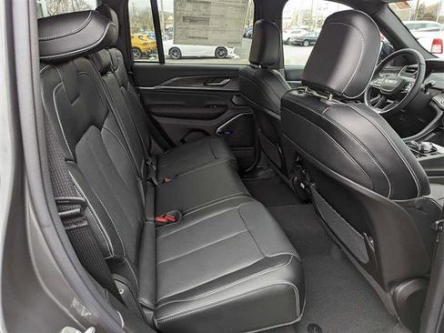 Used 2024 Jeep Grand Cherokee Overland image 22